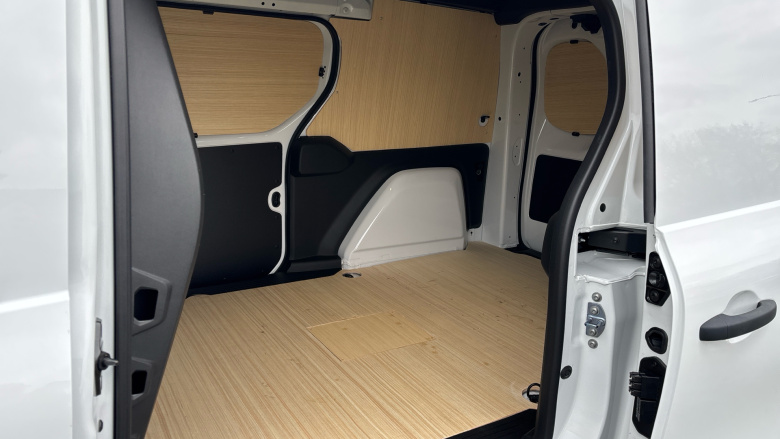 Nissan Townstar L2 Petrol 1.3 Acenta Van Auto